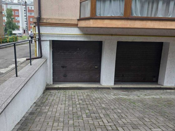 Здається гараж у житловому будинку район вул. Ентузіастів Чернівці