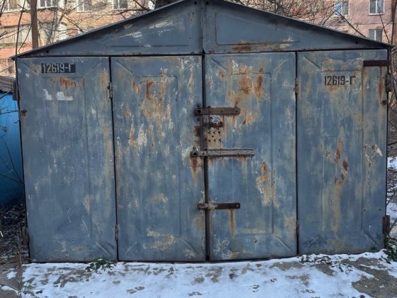Гараж. Проспект Науки (Гагаріна), поруч ТРЦ Дніпро