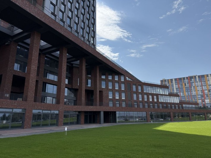 Аренда паркинга ЖК Маяк, центр, Сичеславская набережная - фото 1