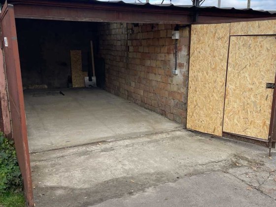 Оренда гаражу із зарядкою для електромоб Першотравневий вул Уманська Киев