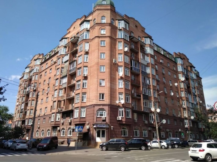 Оренда паркінгу. вул.Введенська - фото 1