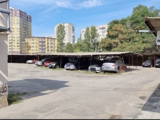 Сдам/ продам крытое  паркоместо на Семена Палия