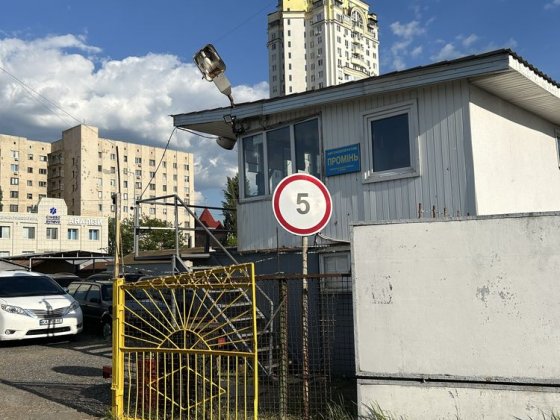 Сдам в аренду металический гараж р-н Оболонь м. Героев Днепра