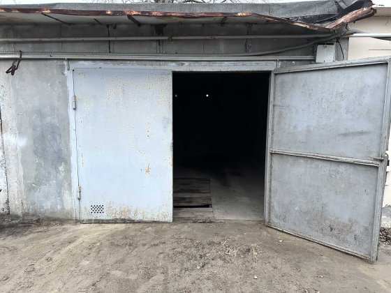 Капітальний гараж в оренду, вул. Гаражна 1а (Райдужний/Русан-кі сади).
