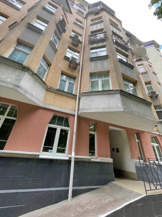 оренда паркомісця вул.Сковороди ,6  метро Контрактова - фото 1