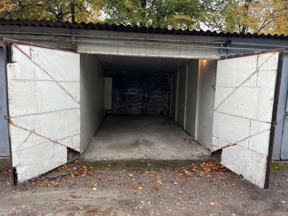 Оренда сухого гаража 2,8×5,5 м, Борщагівка, Г.Космосу 26 з електрикою