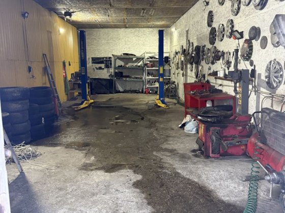 Здається в оренду склад ,приміщення Городок