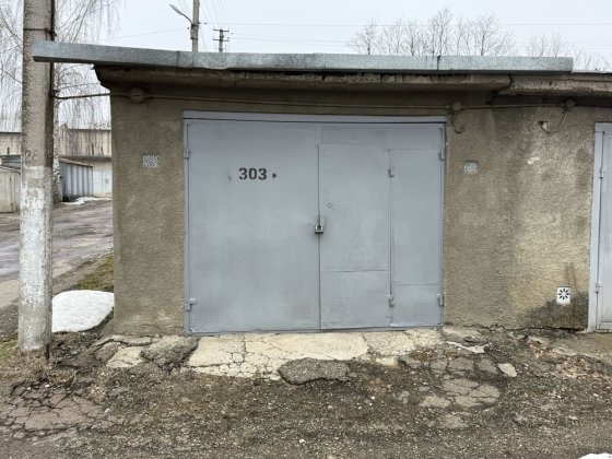 Здається цегляний гараж для авто Годилів