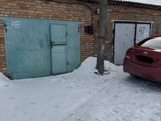 два гаражі поруч (№46 та №47)