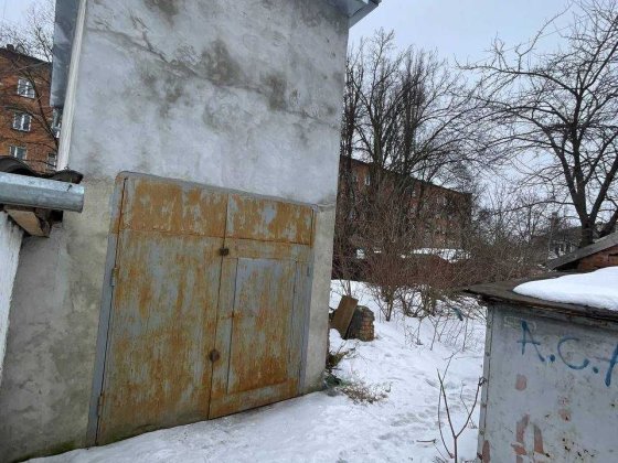 Продається капітальний гараж  р - н  черемушки Кам'янець-Подільський