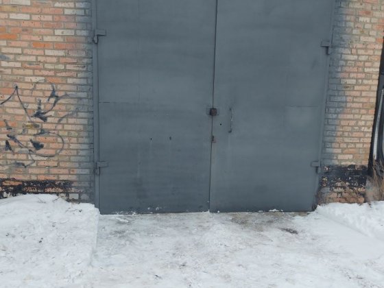 Гараж для авто і буса.