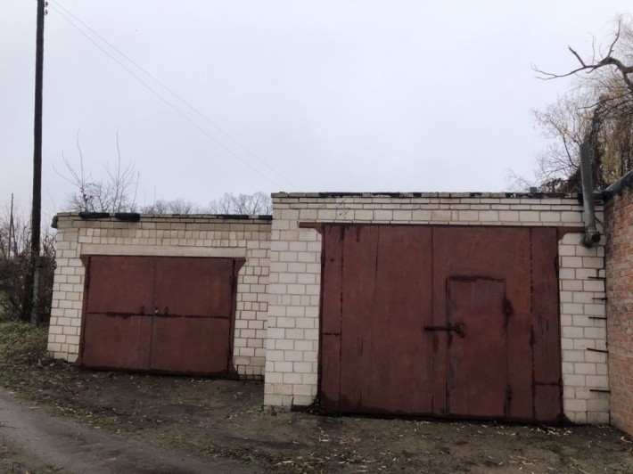 Продам цегляний гараж біля залізничного вокзалу - фото 1