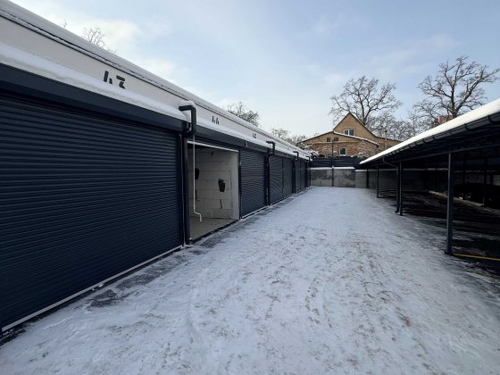 Продається гараж у зручній локації з асфальтованим під’їздом. Ирпень