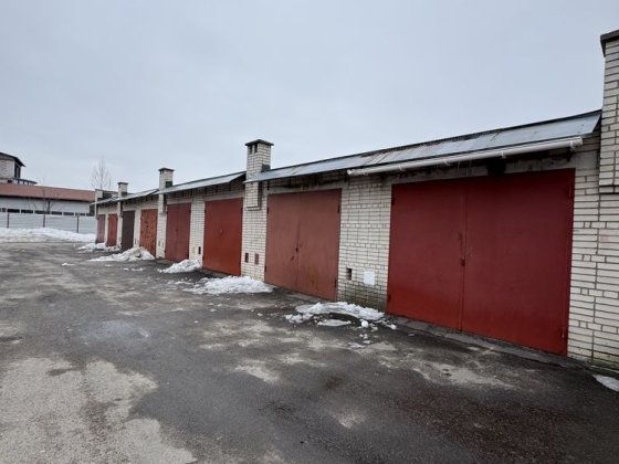 Гараж по вул Гайдамацькій
