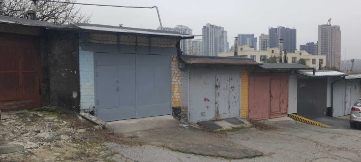 Продам цегляний гараж, метро «Звіринецька» - фото 1