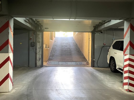 Продам паркомісце на Жуковського центр Дніпро