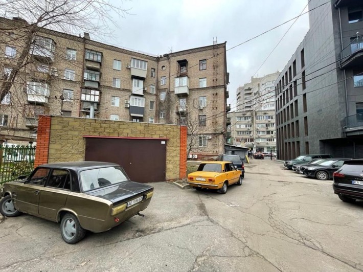 Гараж на 2 машини вул. Яворницького 46 Власник - фото 1