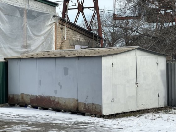Гараж заводський з товстого металу Дніпро