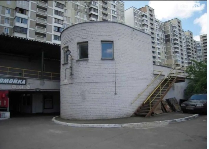 Метро Осокорки , вул Срібнокільська 16, паркінг 1й рввень - фото 1