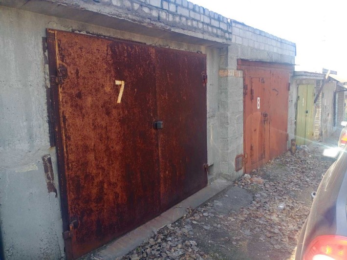 ПРОДАМ !!! Два капитальных гаража в центре города - фото 1