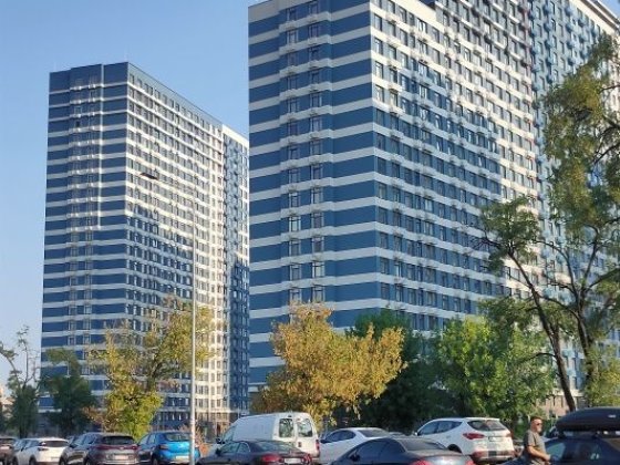 Продам гараж Левобережная сверстюка Галактика Промстроевец Київ