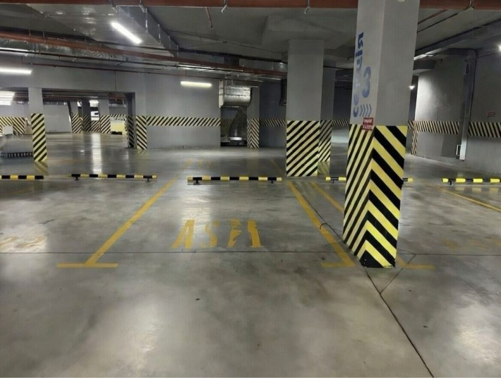 Підземний паркінг Кадорр на Каманіна. 44, 43, 45, 48, 27, 32 Перлини - фото 1