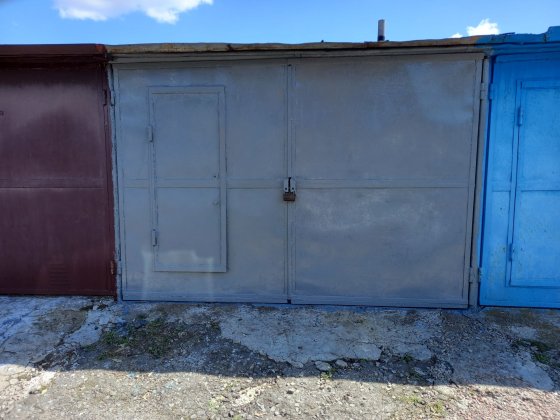 Продам кирпичный гараж Киев