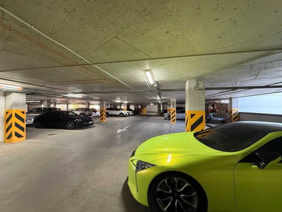 Паркомісце, жк Manhattan/Манхеттен, м КПІ, Цирк, Центр, Берестейський Киев