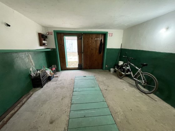 Гараж в доглянутому стані Вараш