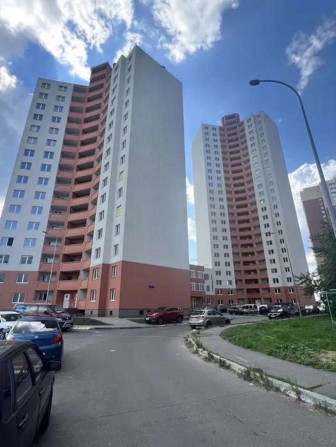 Продаж 1-к квартири вул. Милославська 18 - фото 1