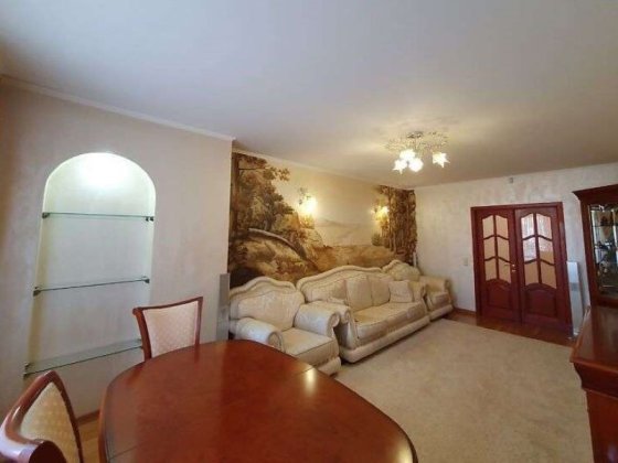 Продаж 3-к квартири вул. Анни Ахматової 16б Київ