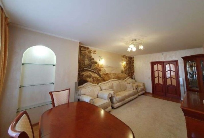 Продаж 3-к квартири вул. Анни Ахматової 16б - фото 1