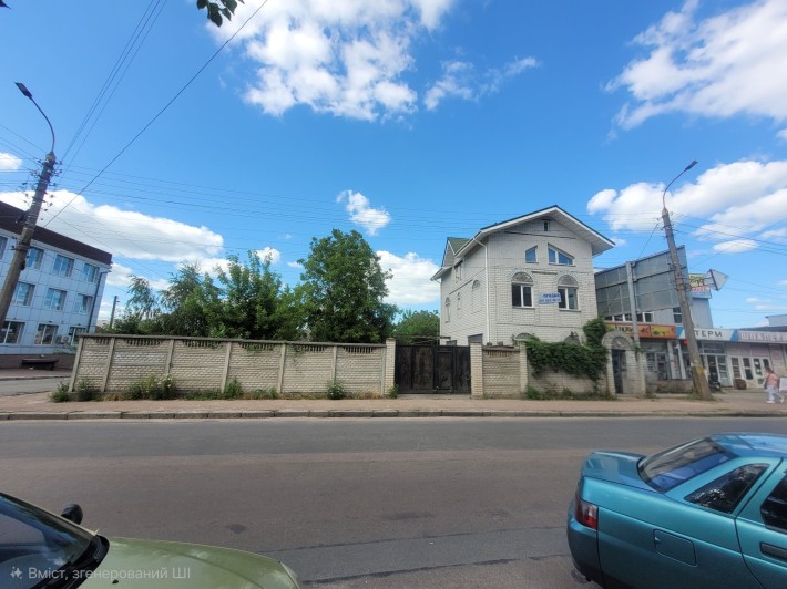 Приміщення і ділянка біля ринку.  Червона лінія. - фото 1