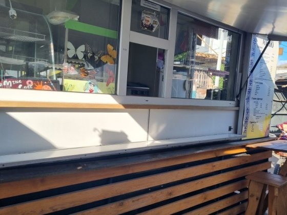 Кіоск,  ларок торгівельний