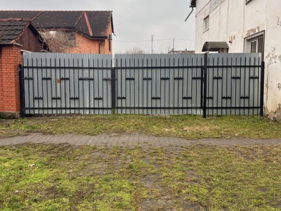 Продаж комплексу комерційних приміщень в центр частині м.Берегове Берегово