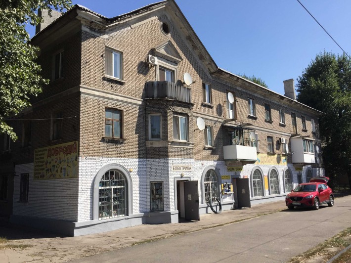 Продам(сдам) свой магазин - нежил. помещение, 330 м2, Юбилейный просп. - фото 1