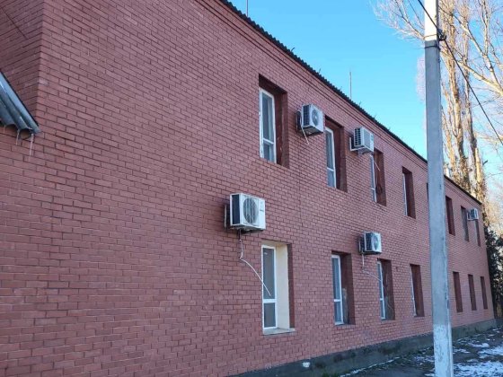 Продаж комплексу (складське приміщення, адмін будівля та земля)