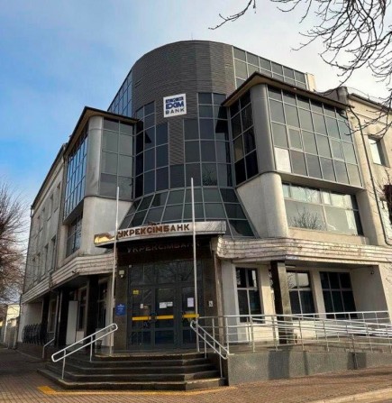 Будівля банку в центрі, 2013 кв.м, вул. Героїв Ізмаїла, 66 - фото 1