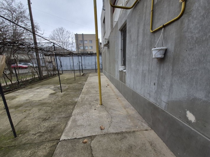 Продам комерційне приміщення у центрі міста Чорноморськ - фото 1