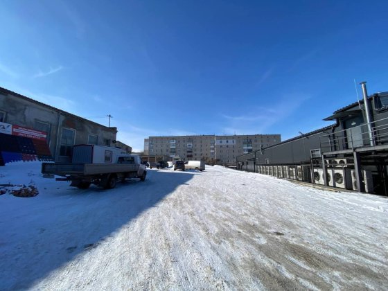 Продам комерційне приміщення з великою територією Кременец