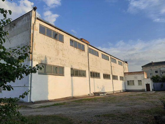 Продається  комерційна нерухомість, склад, цехи, офіс, будівля фабрика Ромны