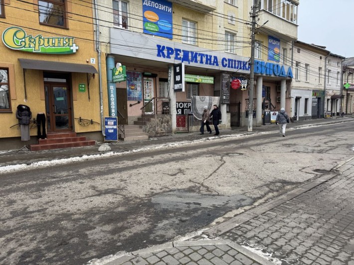 Продається комерційне приміщення з орендарем - фото 1