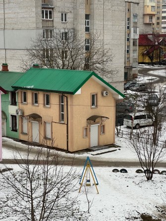 Комерційне приміщення 77м², ЦЕНТР спального району - фото 1