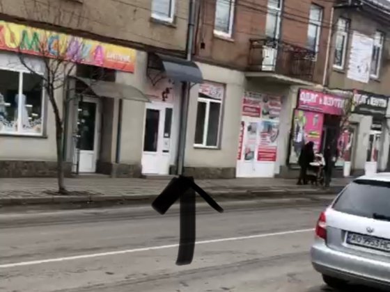 Продається фасадне торгове приміщення на центральній вулиці Хуст