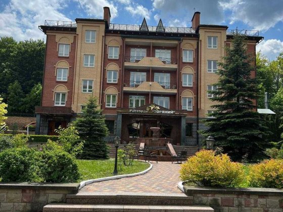 Продається готельно-ресторанний комплекс Сатанів Хмельницкий
