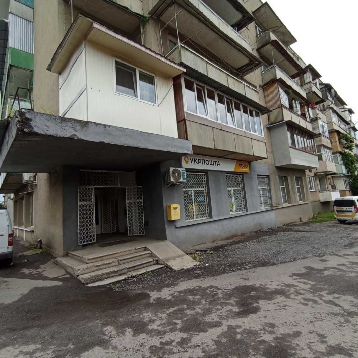 Фасад, 1 пов, окремий вхід 204.1 м2, Хуст, вул. Пирогова, 7В - фото 1