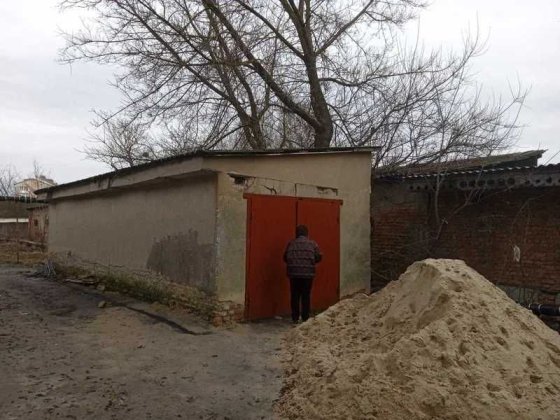 Гараж загальною площею 30,1 кв. м, вул. Островського, 4/1 Шепетівка
