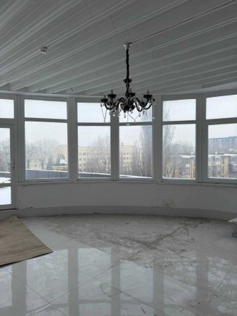 Приміщення з терасою. БЦ luxury. Фасад на вулицю Проскурівська - фото 1