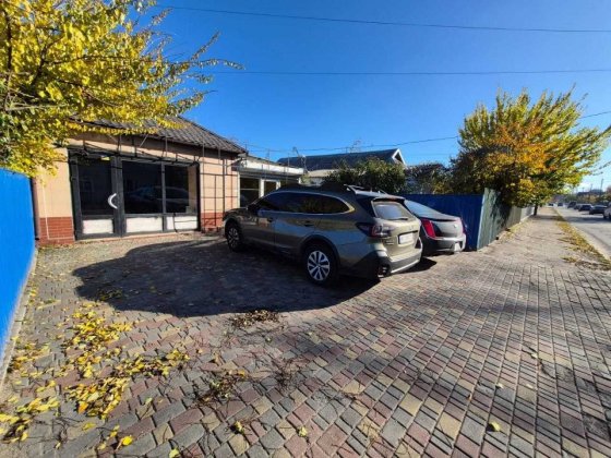 Продаж фасадного приміщення з парковкою. Власна земля! Біла Церква