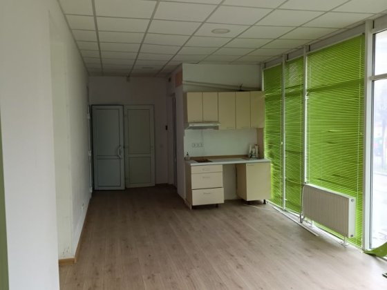 Комерція з ремонтом, Буча, опалення центральне Буча